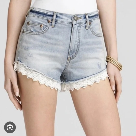 $88 Free People Crochet Trim Denim Shorts Jean Boho - Picture 1 of 1